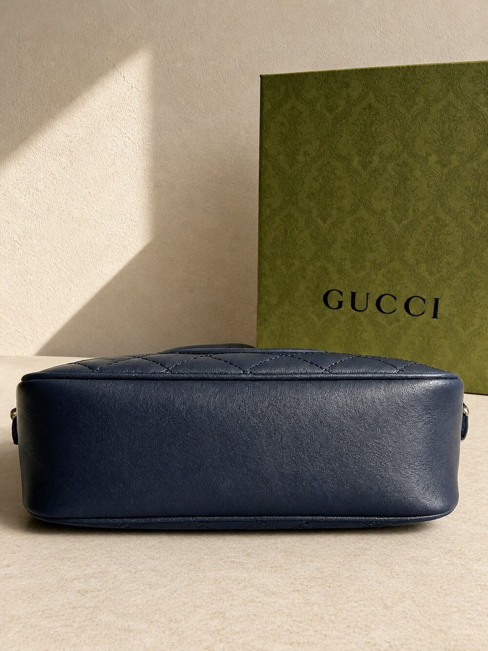Gucci Medium Blondie Shoulder Purse in Black Quilted Leather - Picture 3 of 6